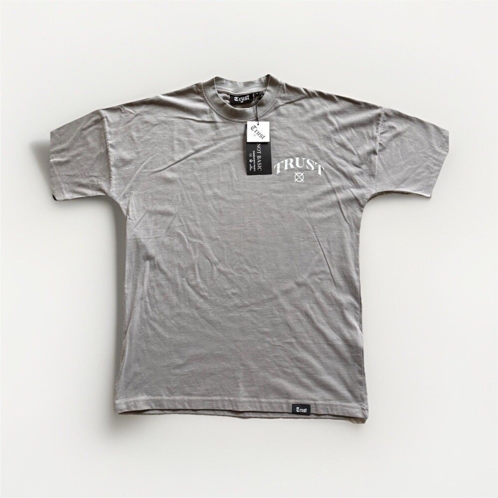 New With Tags Trust Men's Gray Graphic Logo Crew Neck Short Sleeve T-Shirt - M